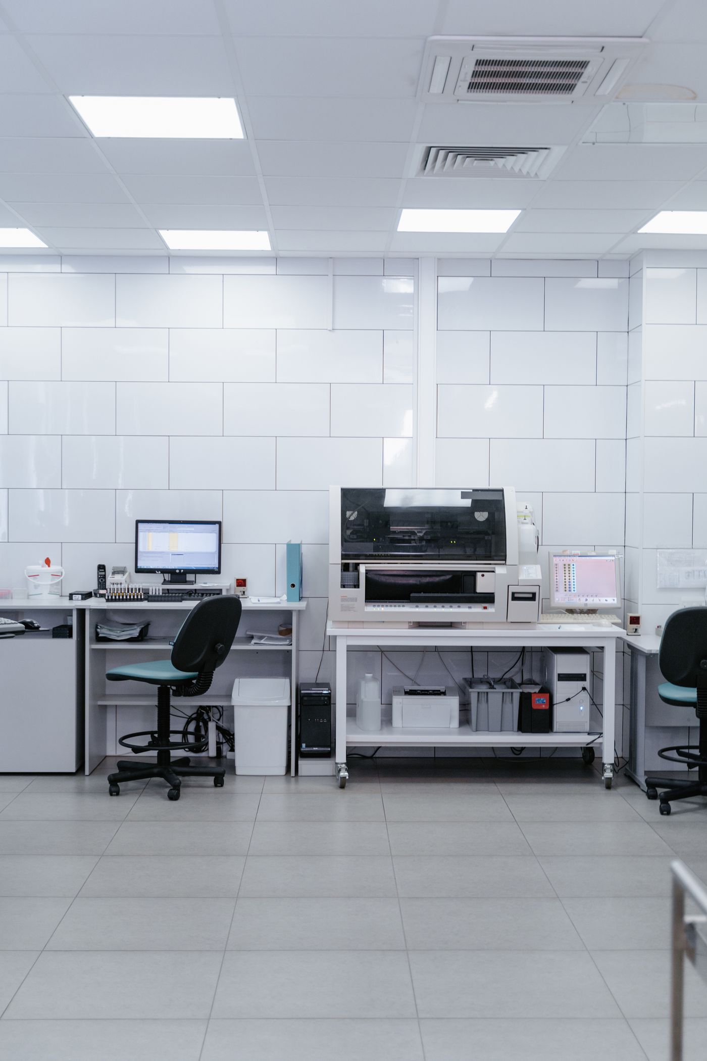 Laboratoire équipé, sans personne, photo Pexels